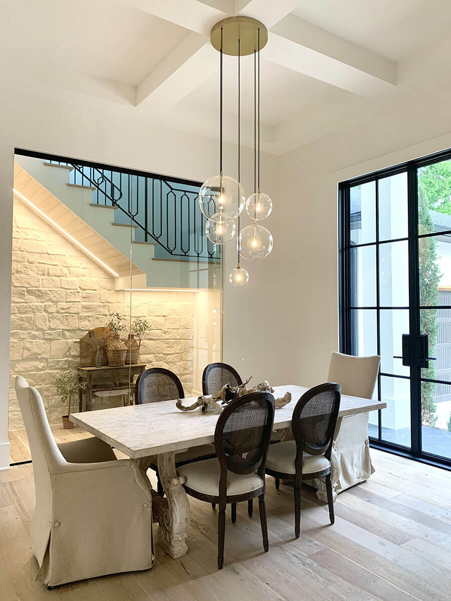 housing to a tee dining room